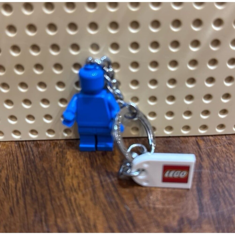 LEGO VIP Mini Fig Keychain - Picture 3 of 3